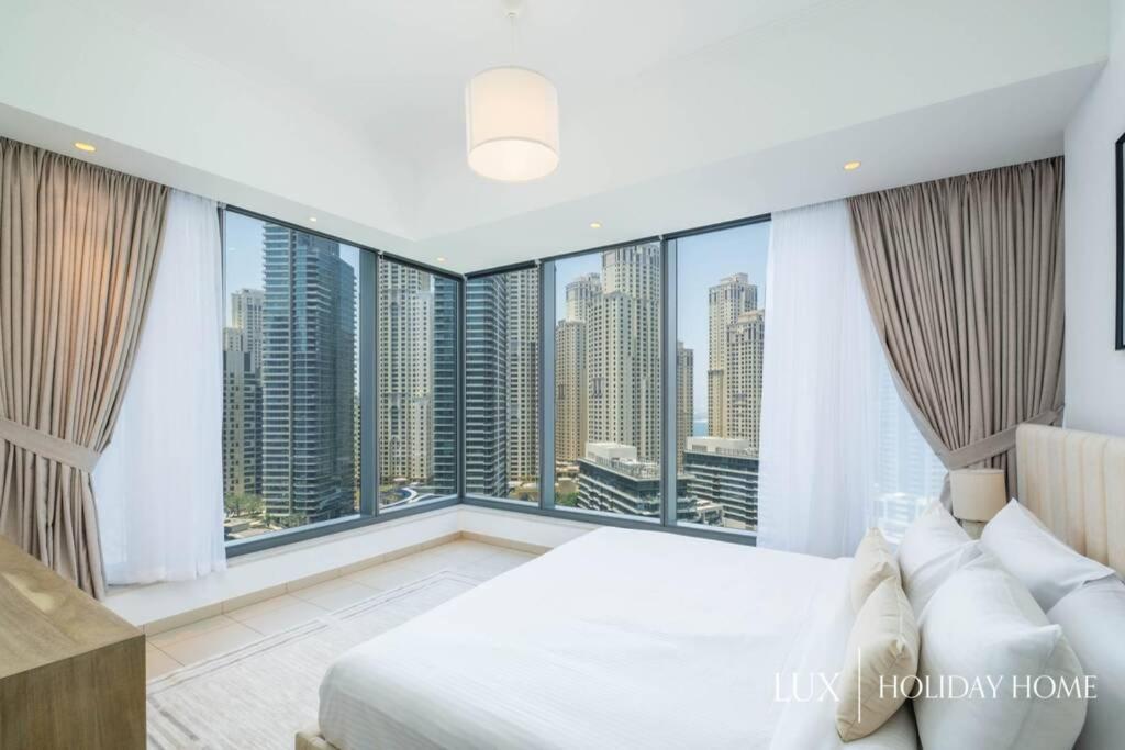 Lux - Spectacular Marina Waterfront 2 Apartment Dubai
