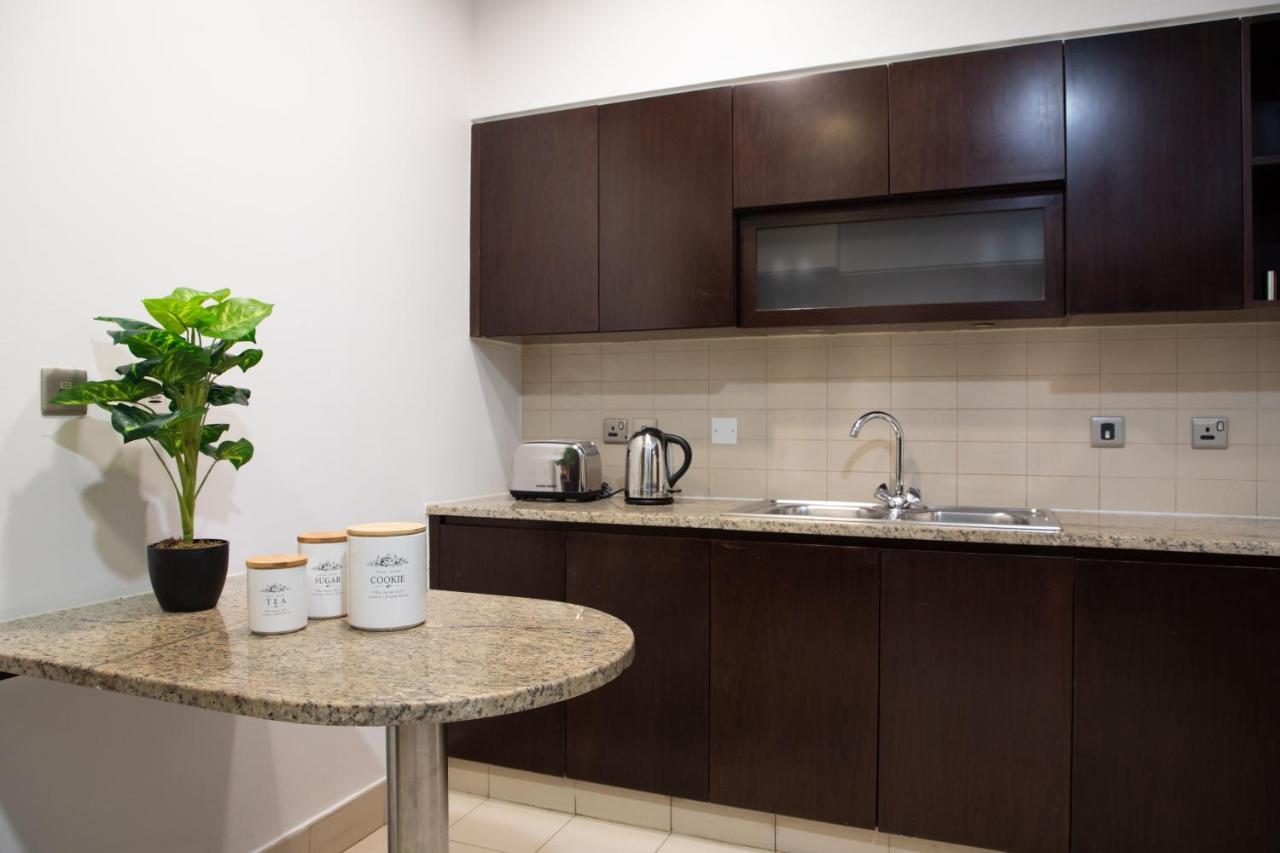 Maison Privee - Palm Jumeirah Luxury Apt W Access To Exclusive Beach, Pool, And Gym