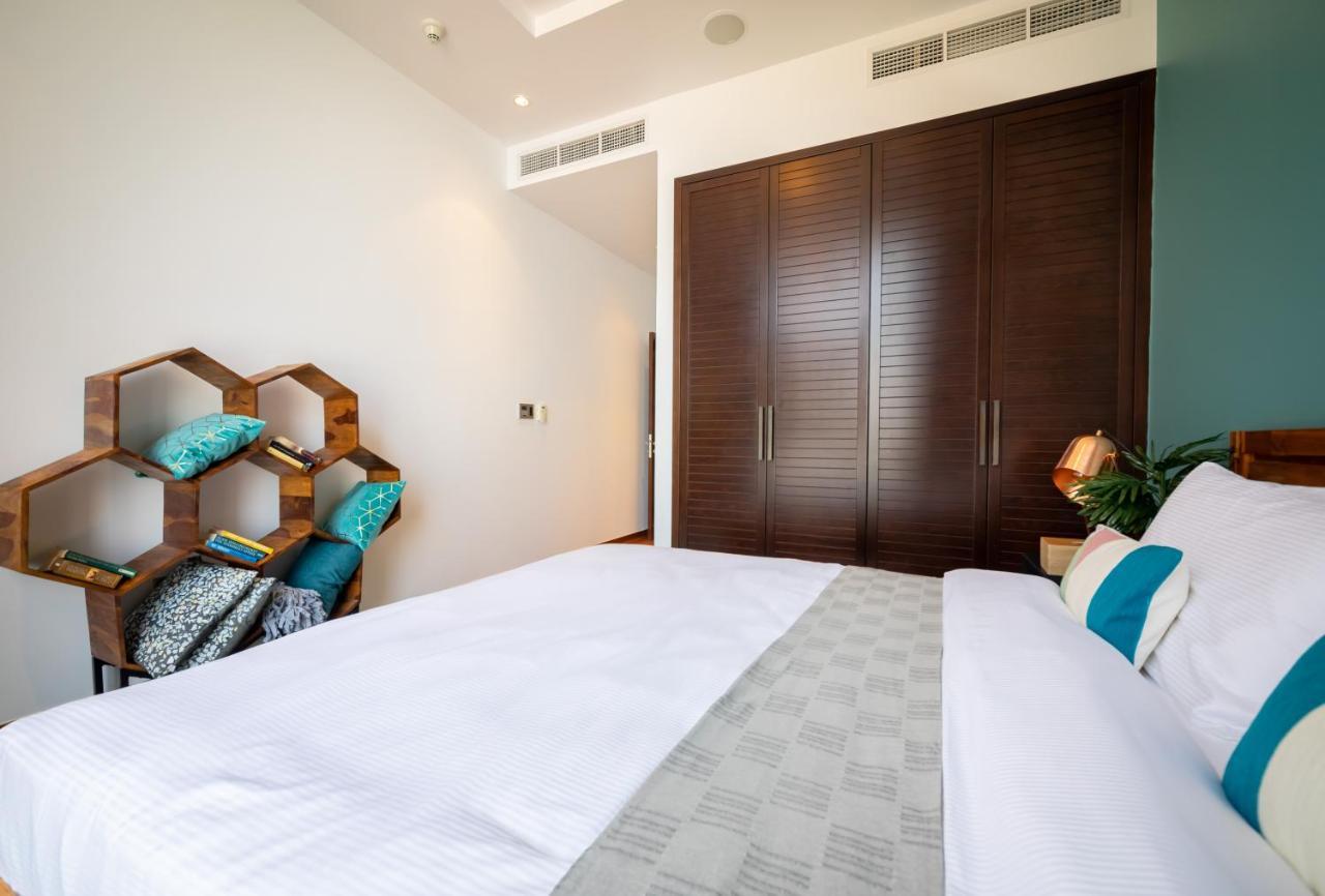 Maison Privee - Palm Jumeirah Luxury Apt W Access To Exclusive Beach, Pool, And Gym