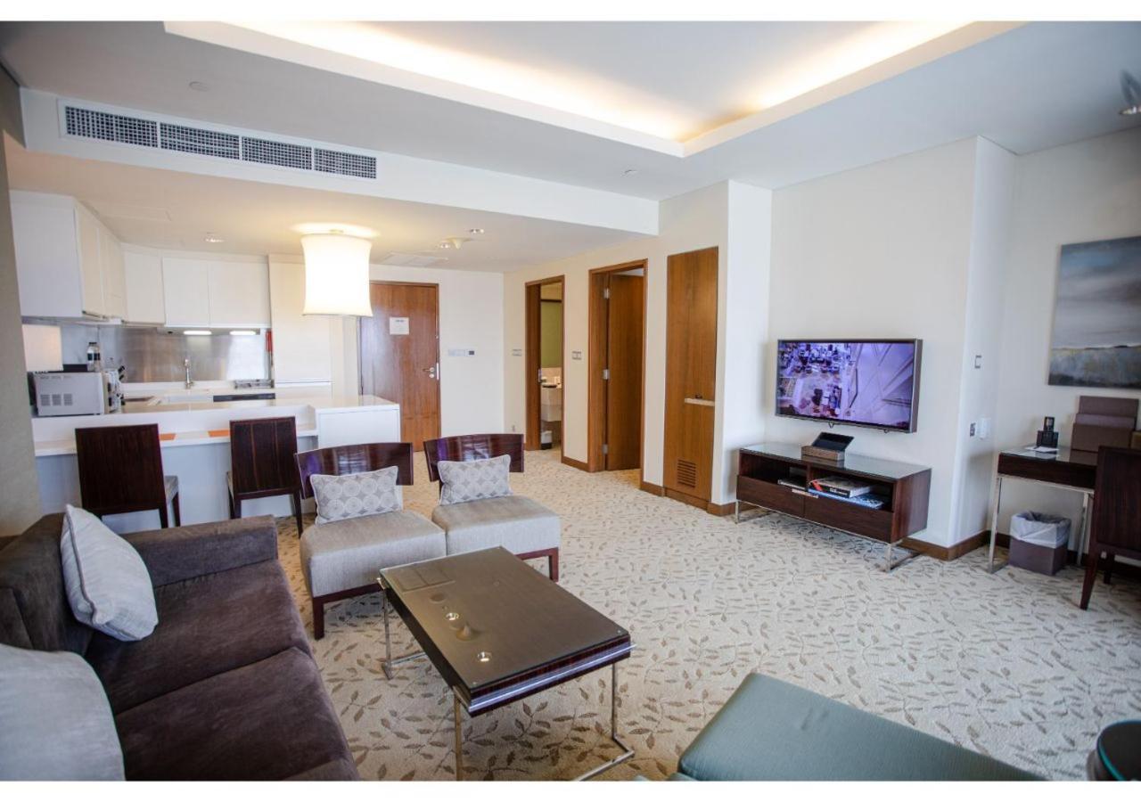 Mall Residences -luxury 1 Bedroom Apartment *