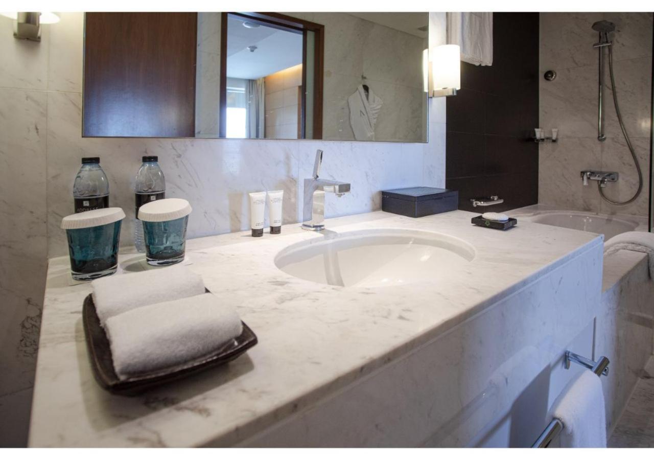 Mall Residences -luxury 1 Bedroom Apartment