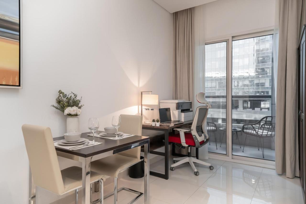 Higuests - Cozy Studio With Balcony In Business Bay * Dubai