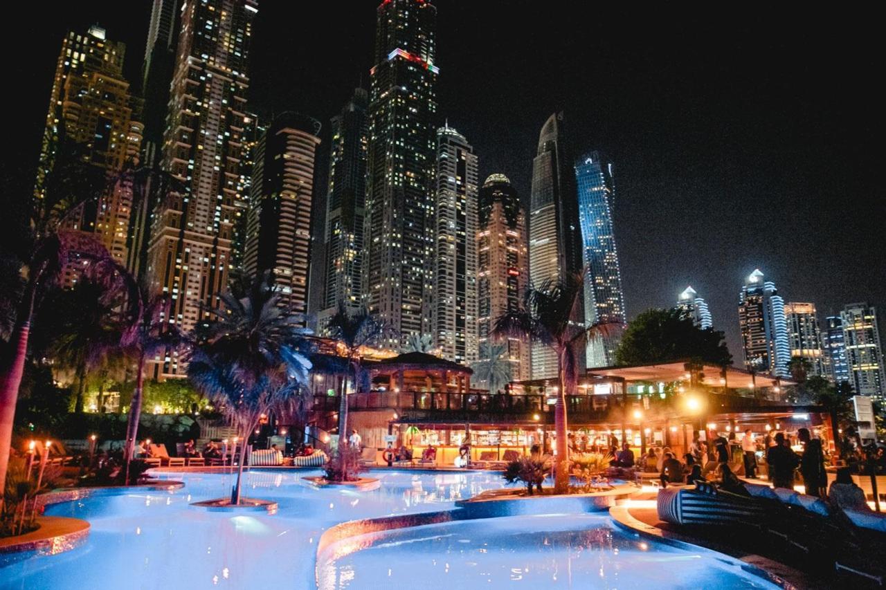 Green Sky Holiday With Shared Kitchen And Lounge * Dubai