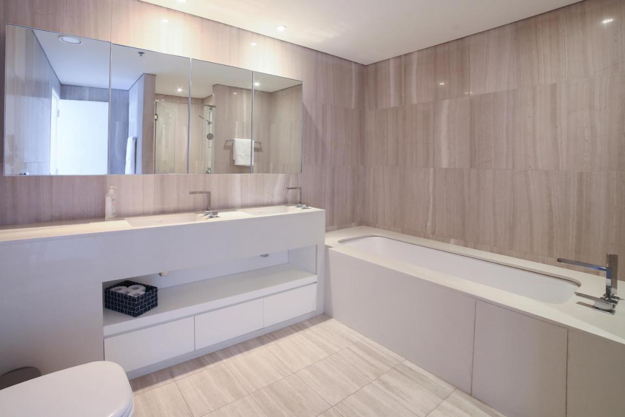 D1 Tower - 2br - Allsopp&allsopp