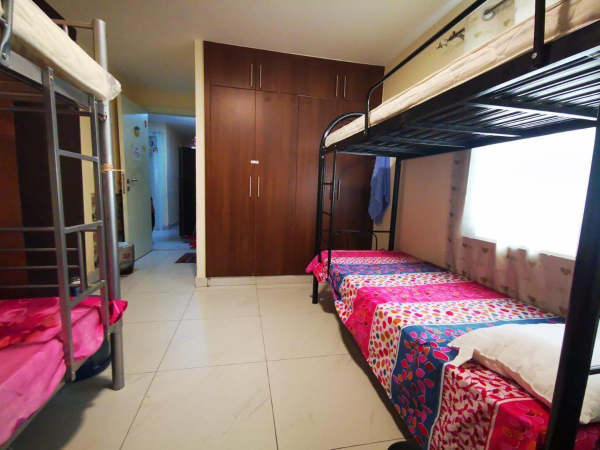 Hostel Bed Space For Females Near Metro Station *