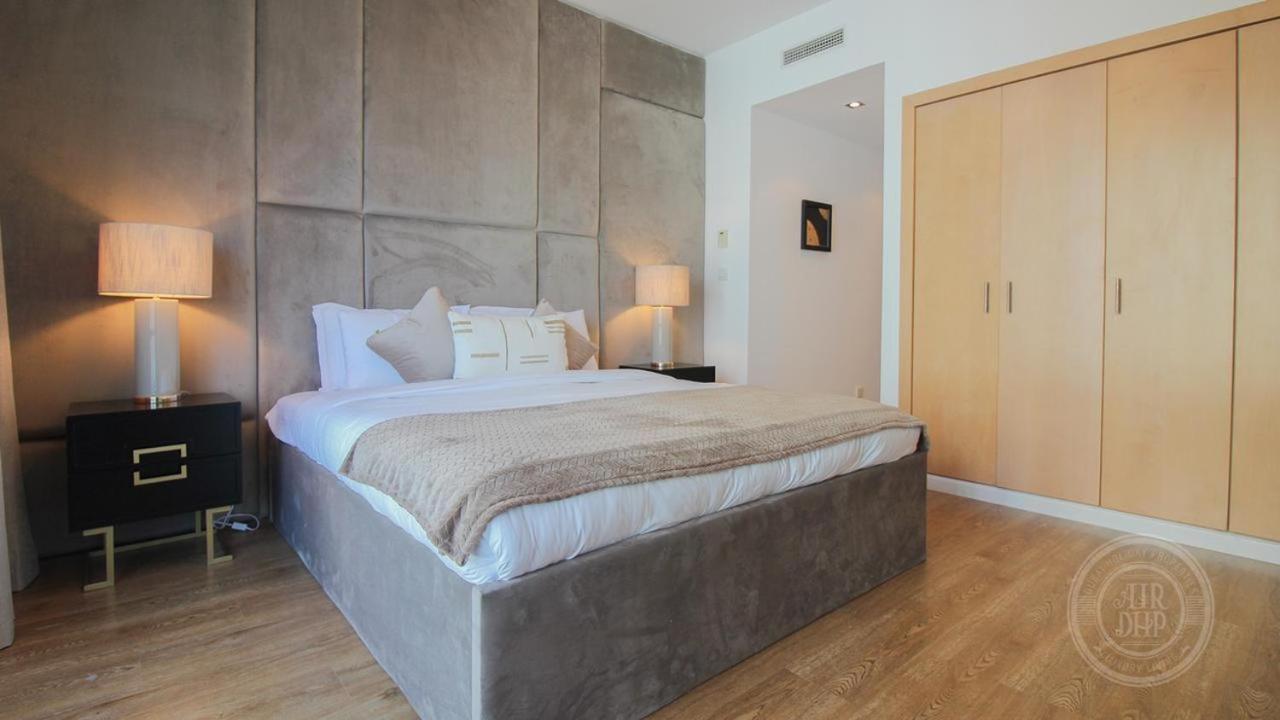 Amaizing 2 Bed . Park Island Marina Apartment