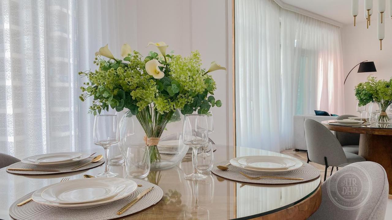 Amaizing 2 Bed . Park Island Marina Apartment *