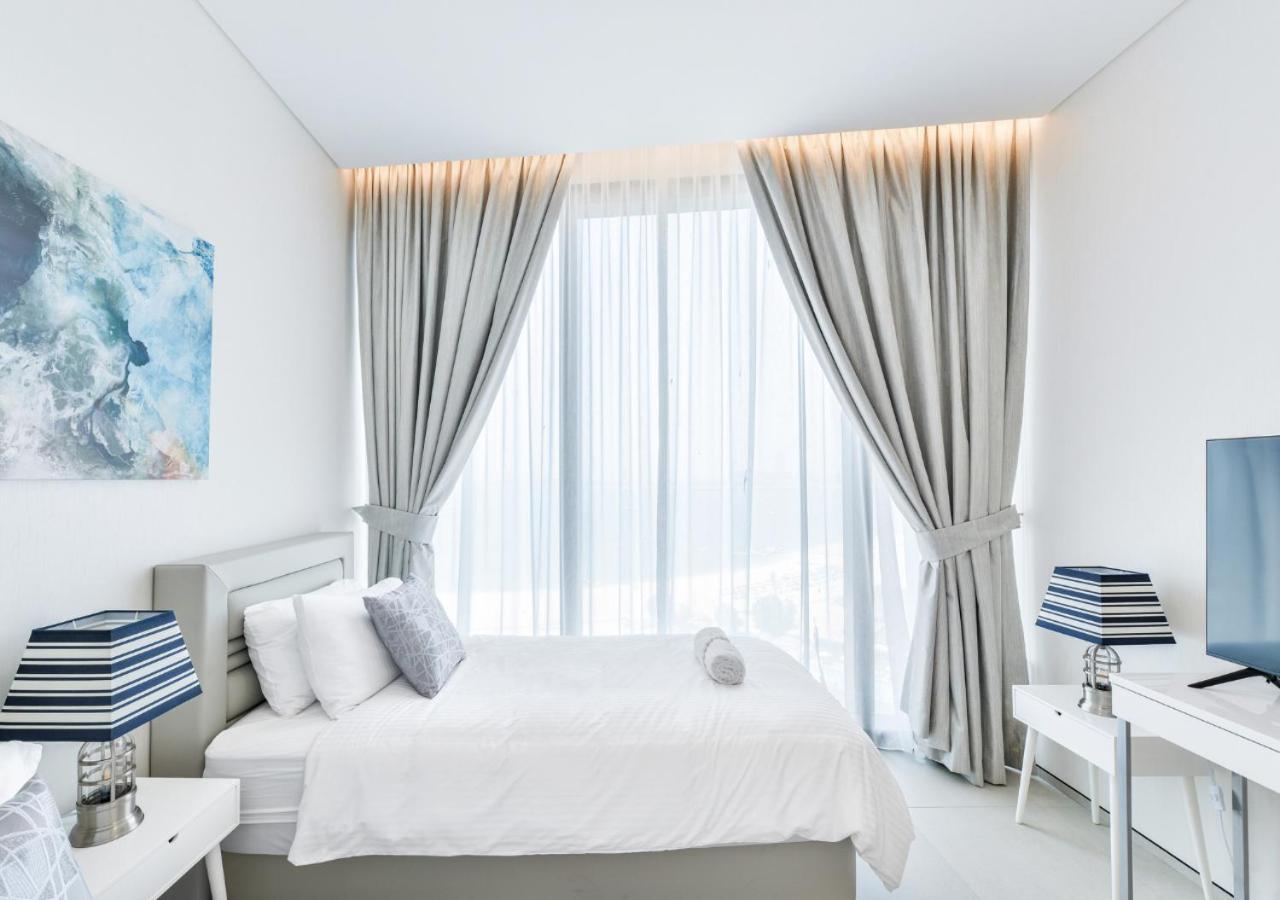 Elegant 2 Bedroom Apt With Spectacular Views In The Address *