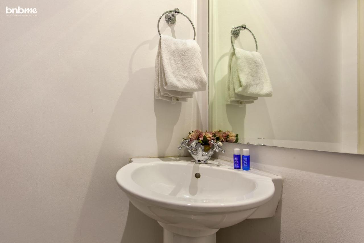 Bnbmehomes - Traditional Meets Modern In Downtown - 5041 Apartment Dubai