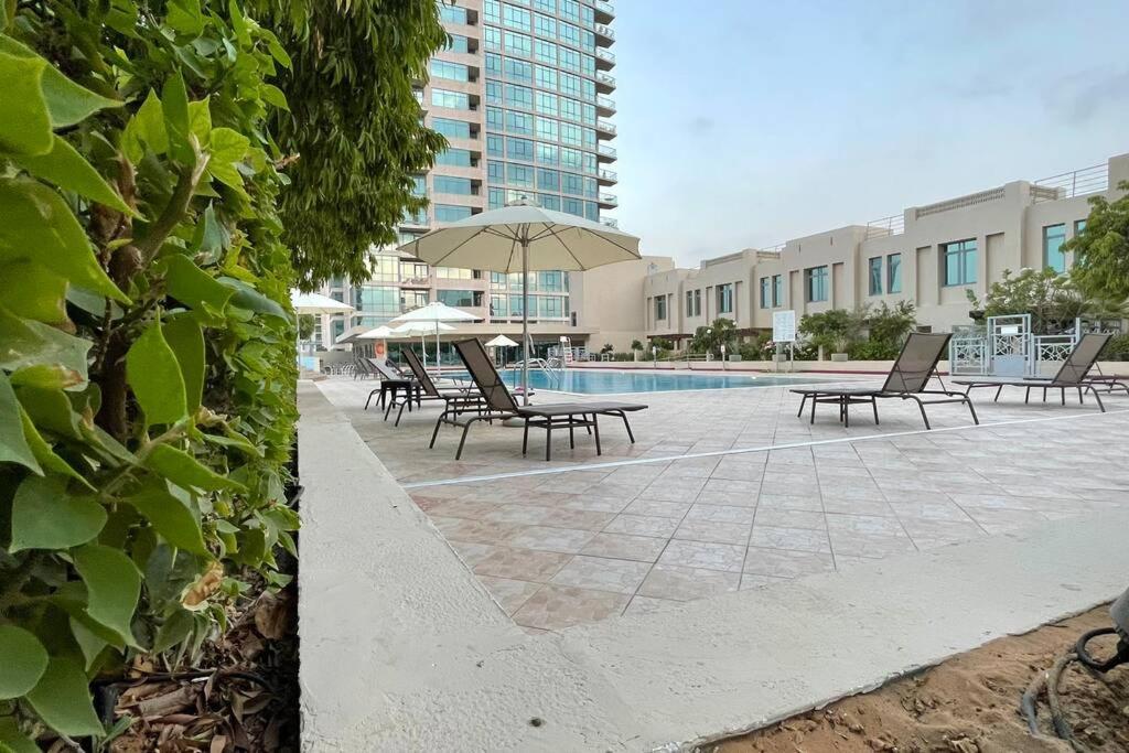 Cozy 2 Bedroom Apt Golf Tower Greens, Stunning Golf Views Daire *
