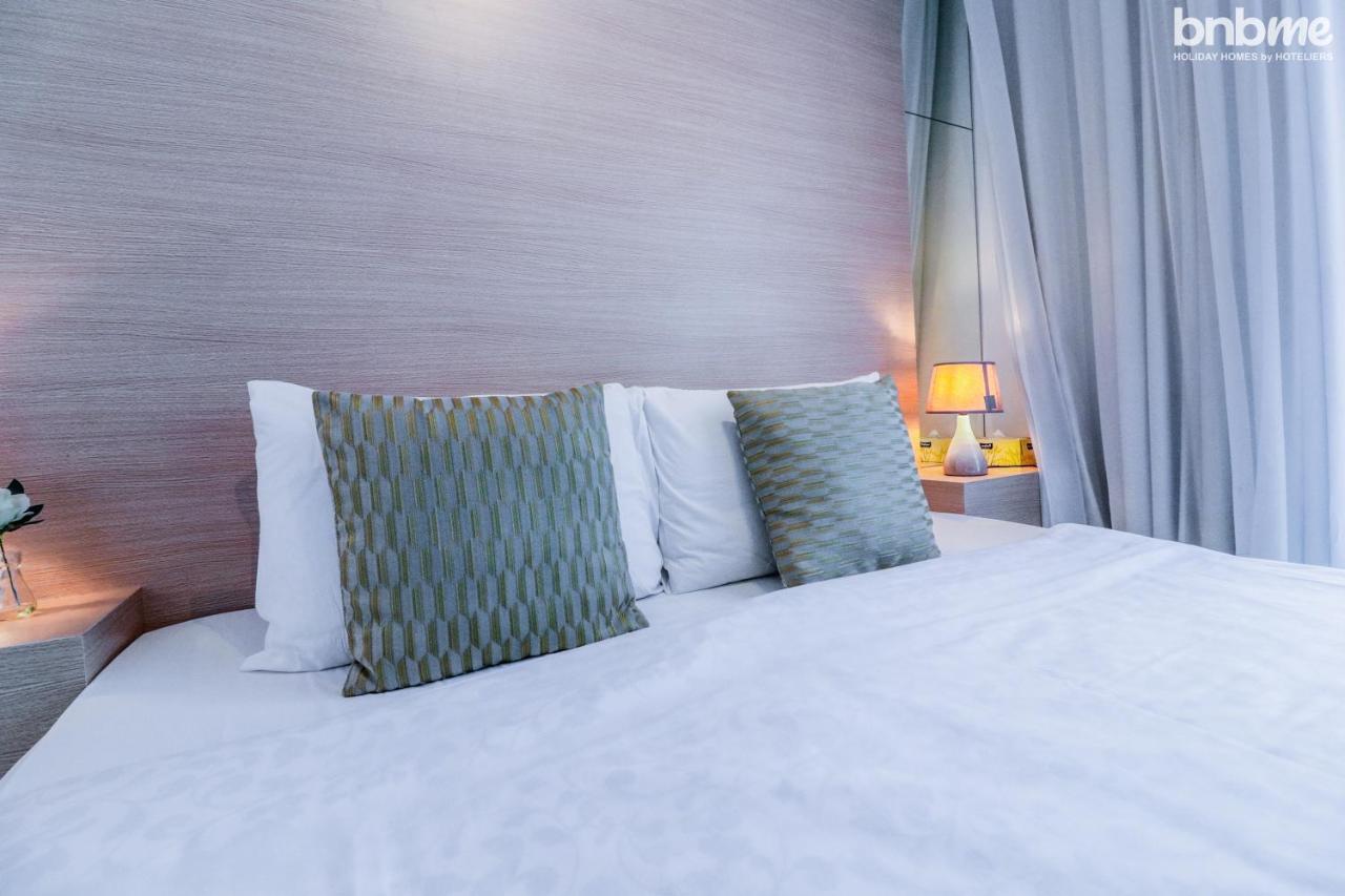 Bnbmehomes - Elegant & Stylish Studio In Downtown - 502 * Dubai