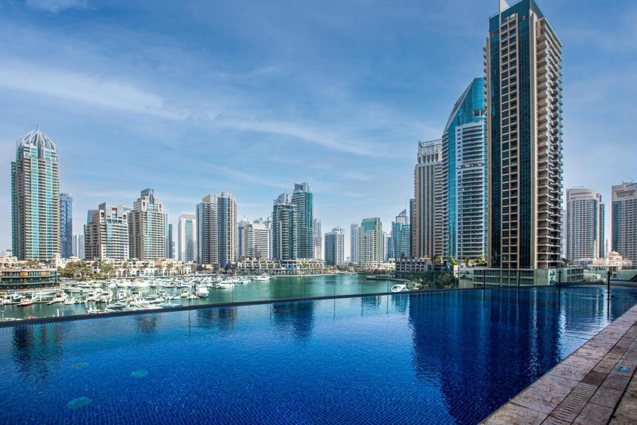 Cayan Tower, Marina *
