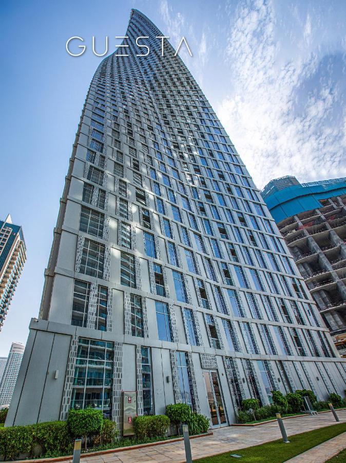 Cayan Tower, Marina * Dubai