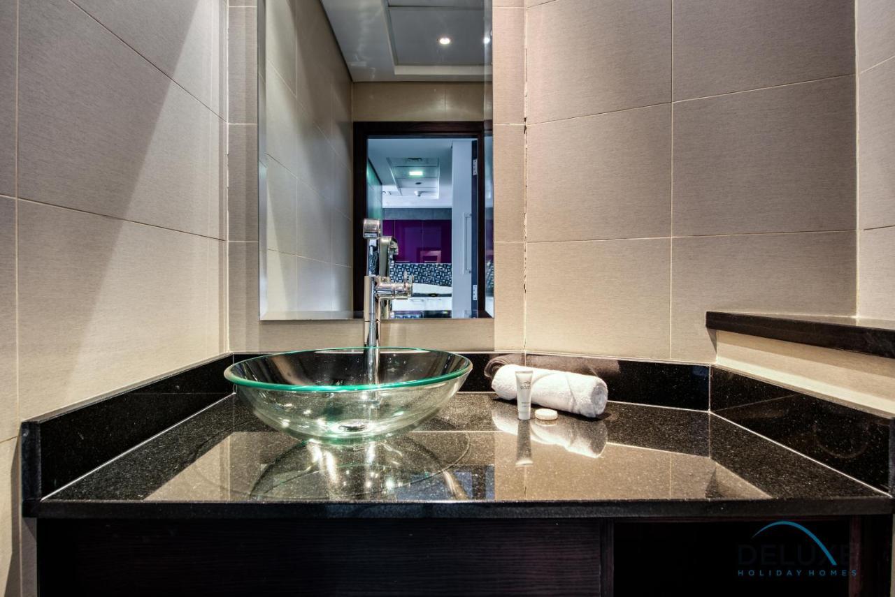 Sea Views 1br In The Heart Of Marina By Deluxe Homes Dubai