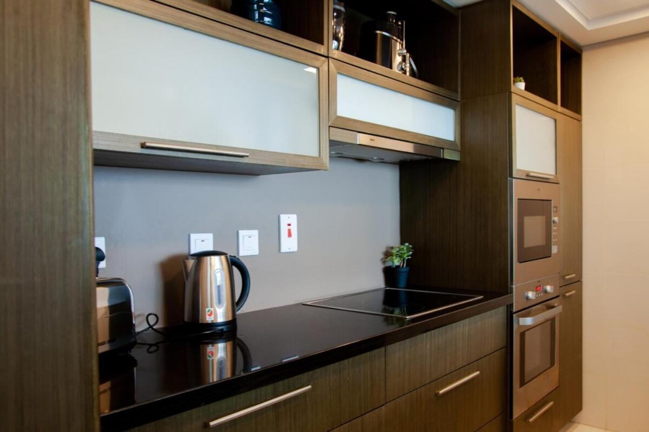 Apartment Luxurious 1 Bedroom Downtown *