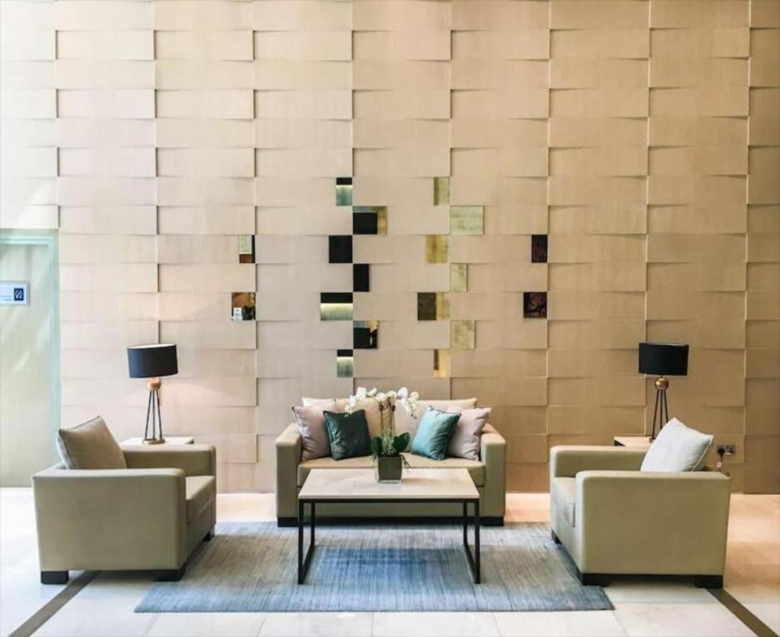 Luxurious 1 Bedroom Downtown