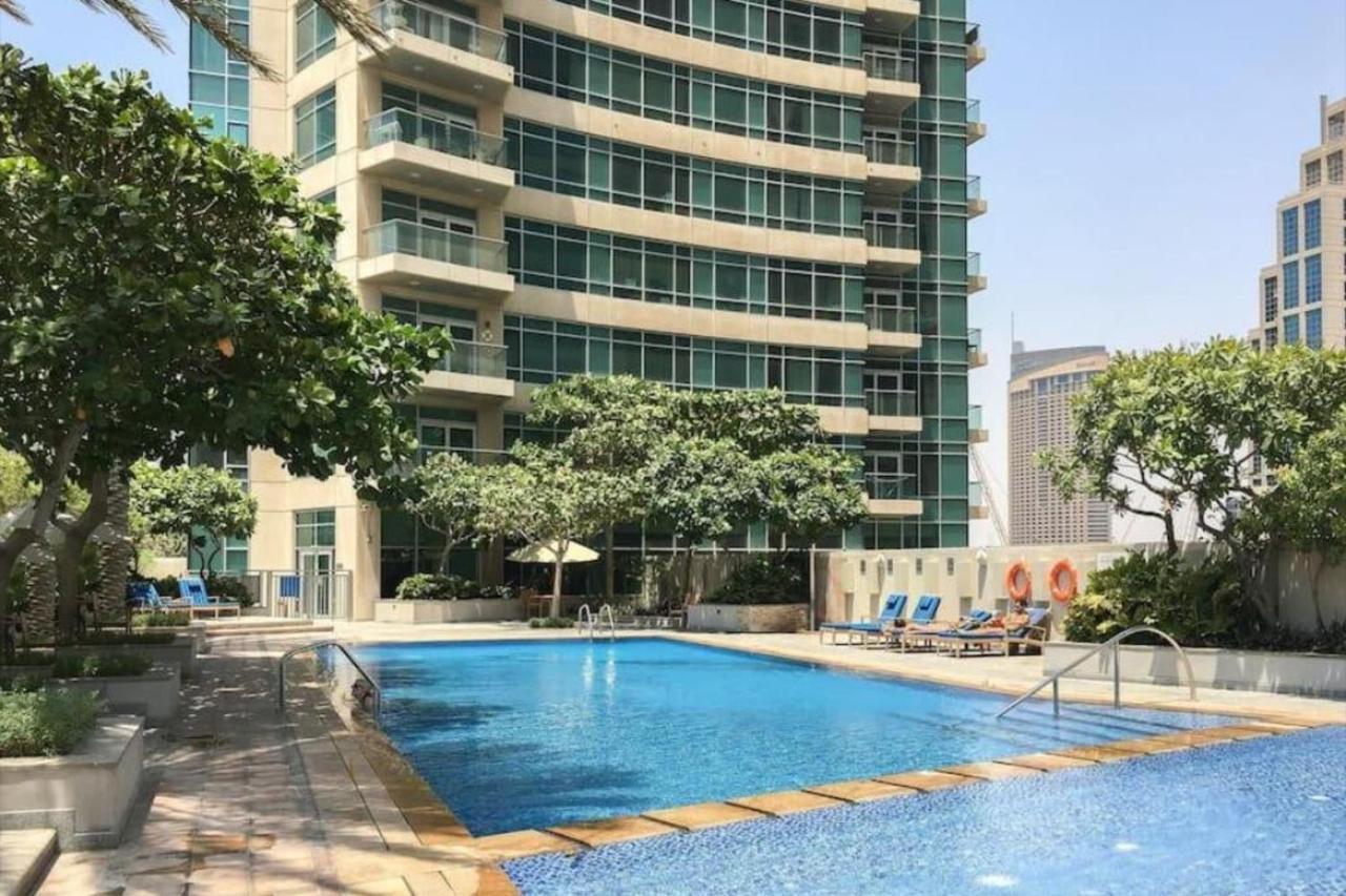 Luxurious 1 Bedroom Downtown