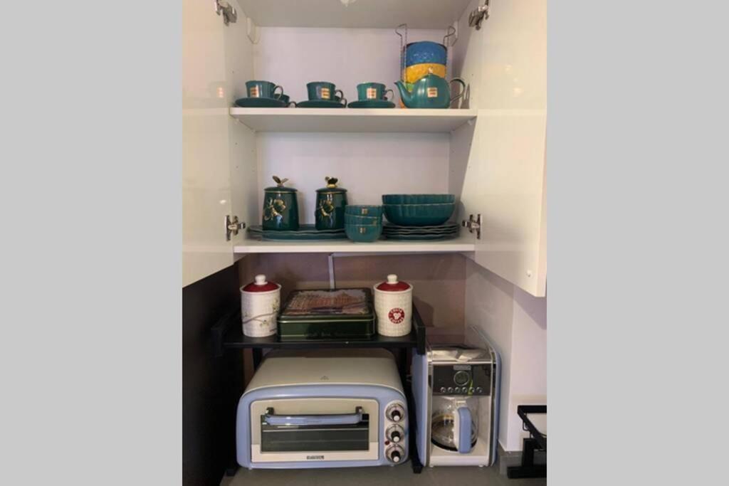 Lovely 1 Bedroom In The Heart Of Apartment *