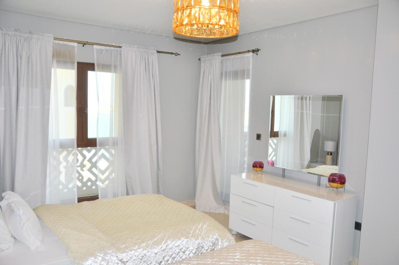 Spacious 4 Bd With Amazing Sea View Apartment Dubai