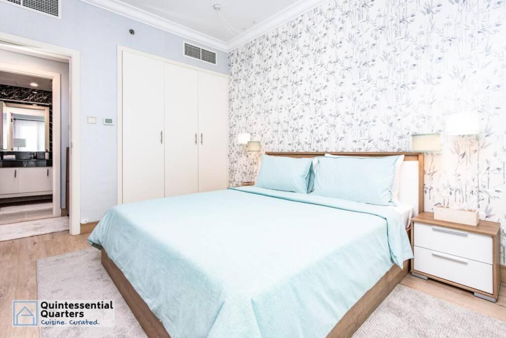 Downtown Cozy + Partitioned Living Daire