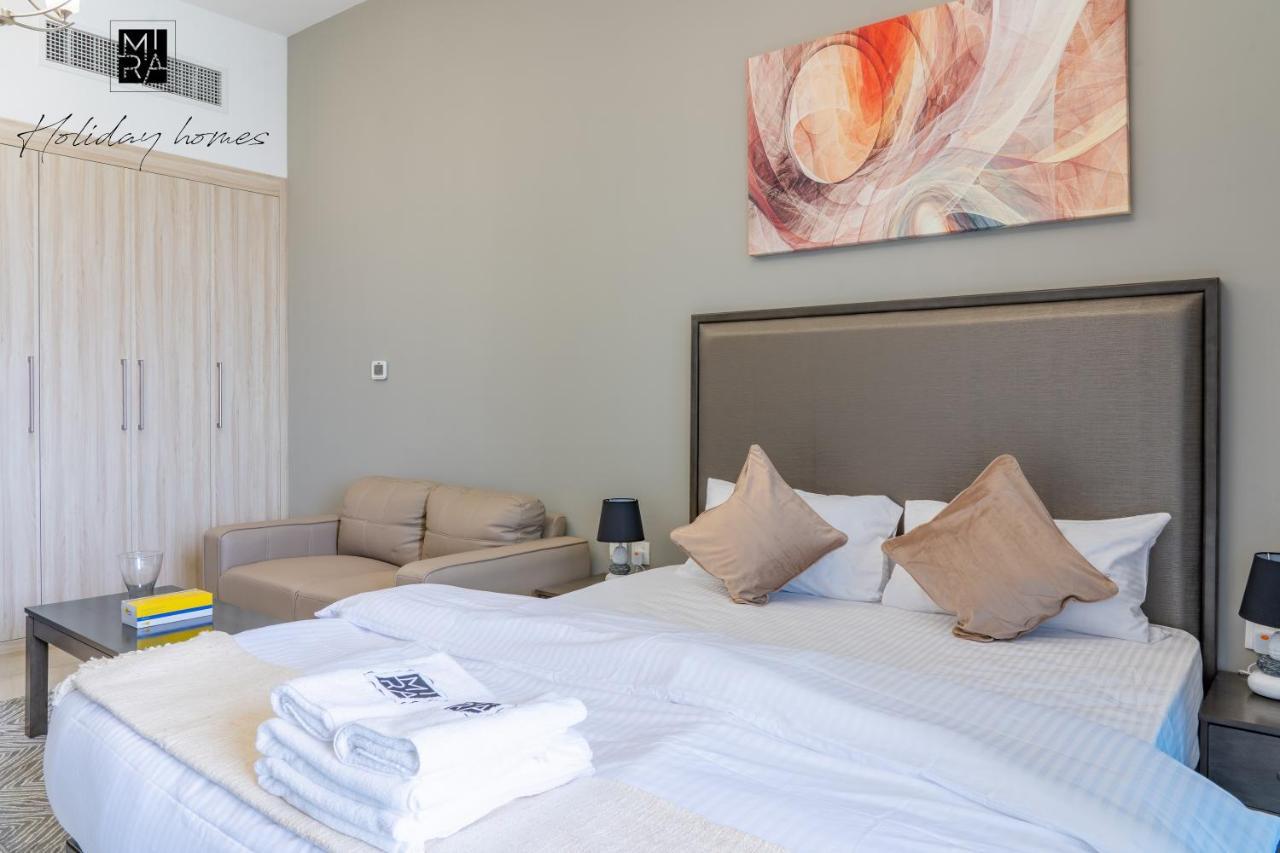 Mira Holiday Homes - Studio With Burj Khalifa View - Elite Business Bay Apartment *
