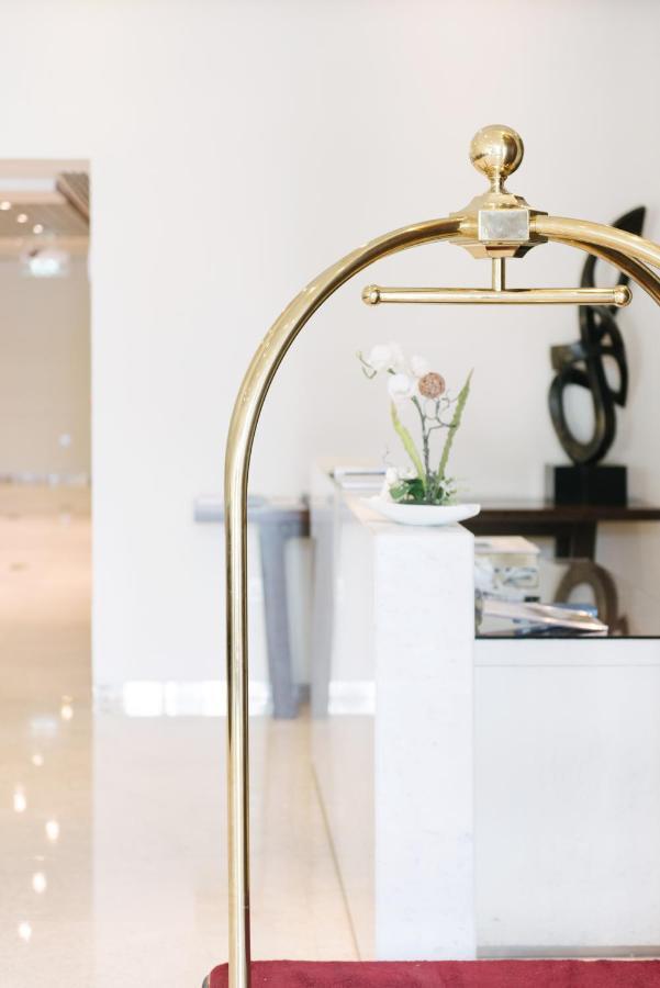 Boutique Living - Burj Views Downtown Apartment *