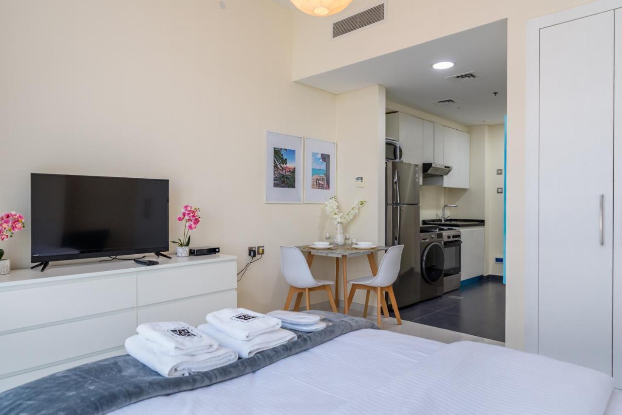 Mira Holiday Homes - Cozy Studio In Damac Hills Dubai