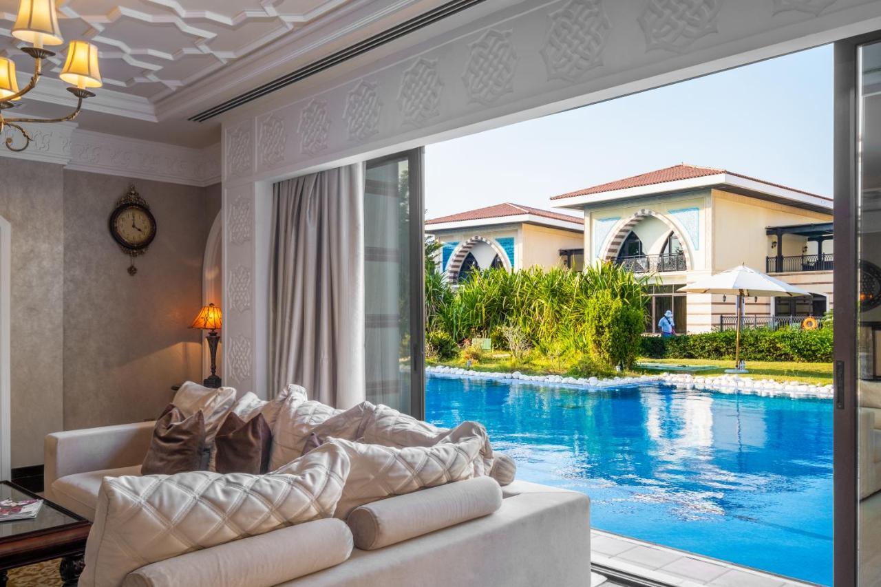 Zabeel Saray Royal Residences Lagoon Villa Dubai