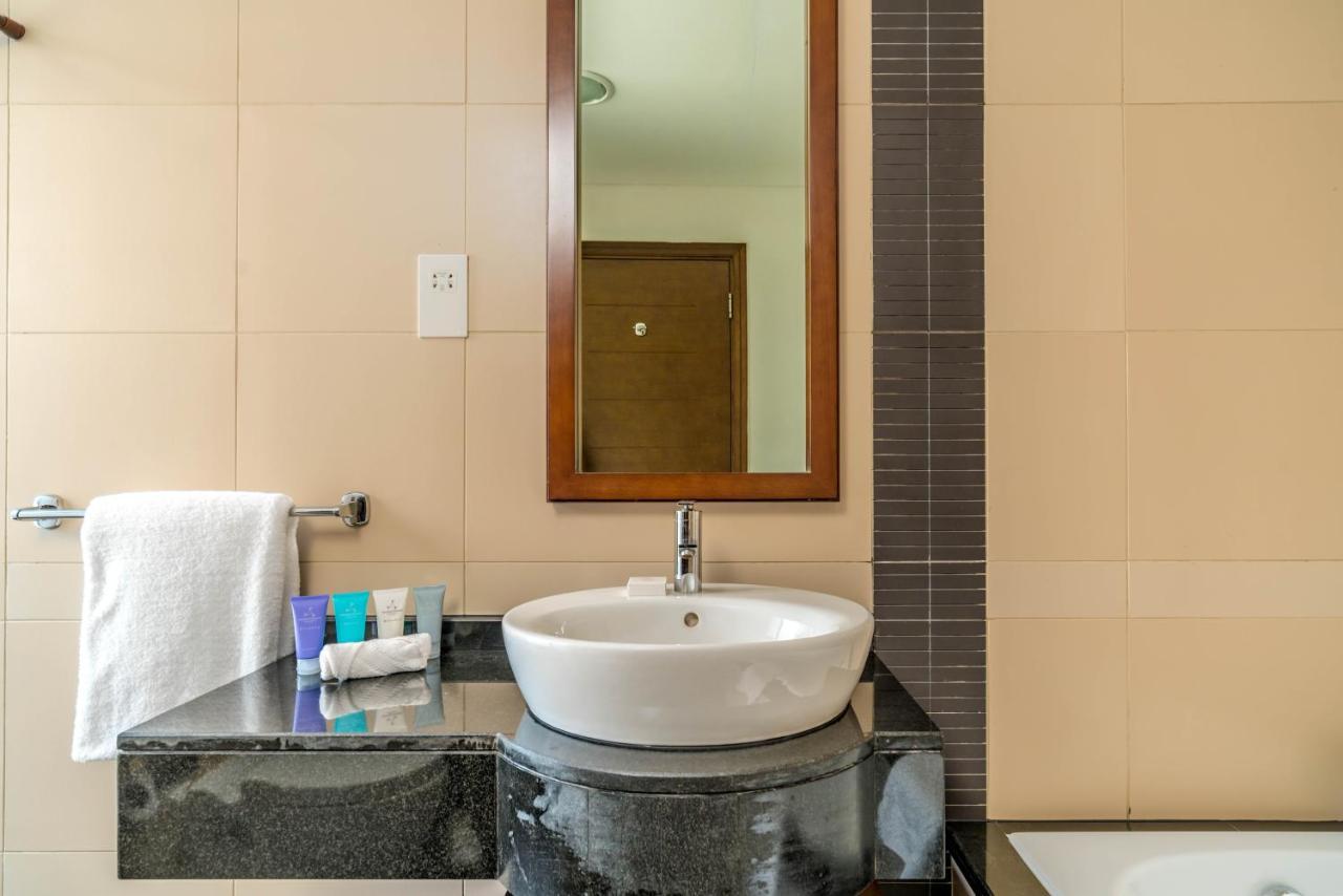 Dream Apartments- West Wharf Tower Canal View *
