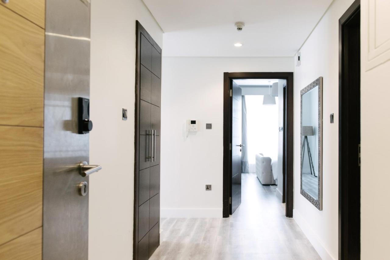 Boutique Living - Burj Views Downtown Apartment Dubai