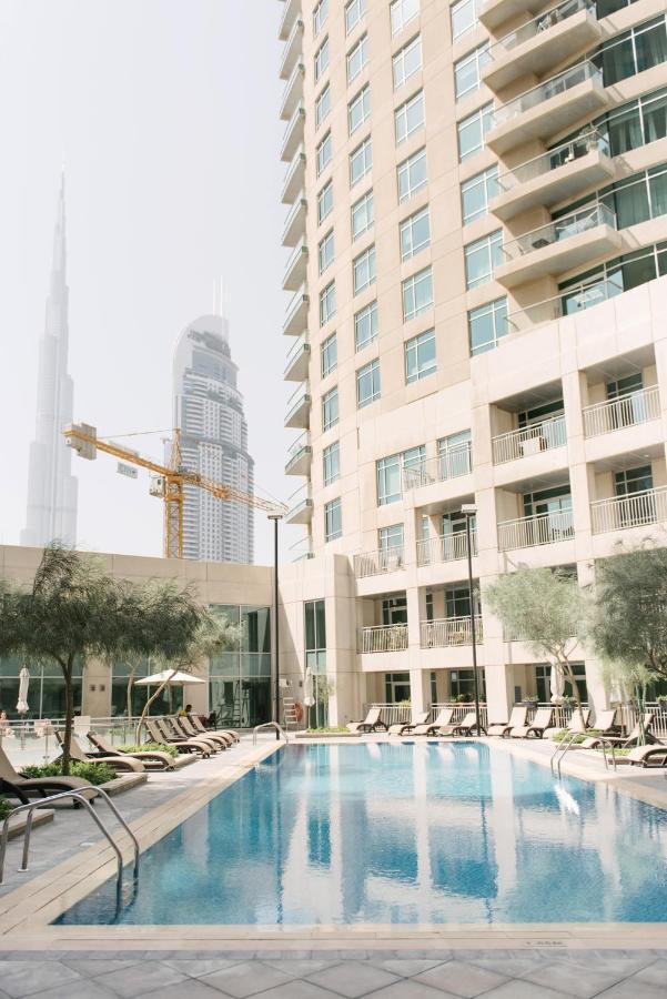 Boutique Living - Burj Views Downtown Apartment