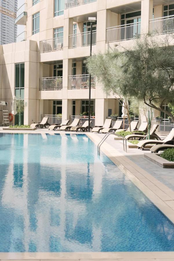 Boutique Living - Burj Views Downtown Apartment *