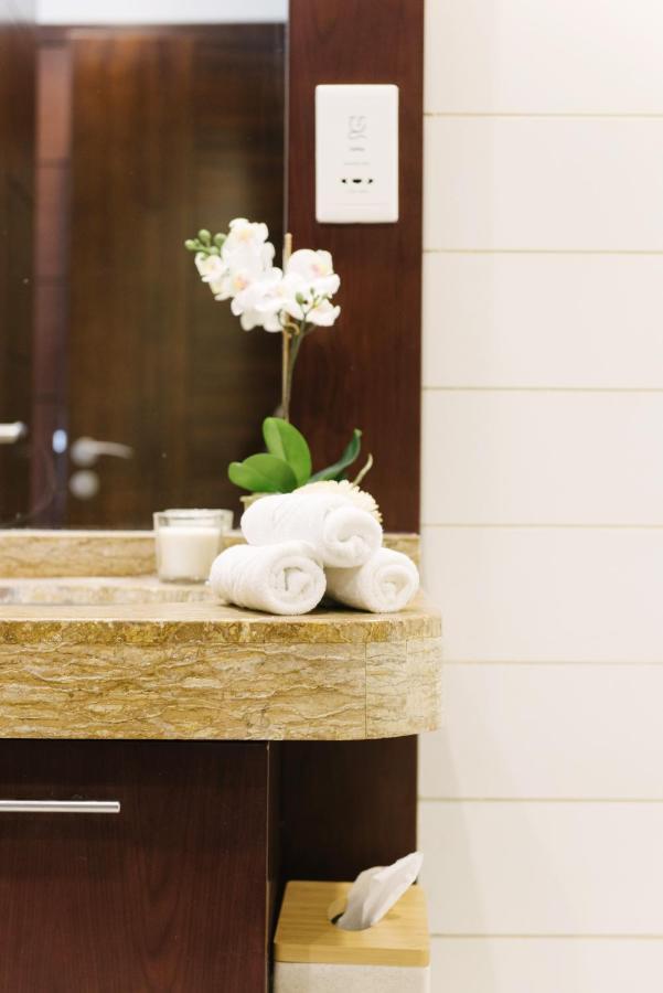 Boutique Living - Burj Views Downtown Dubai