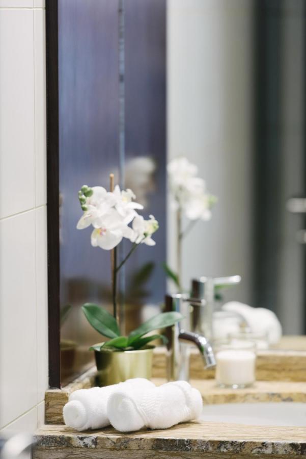 Boutique Living - Burj Views Downtown