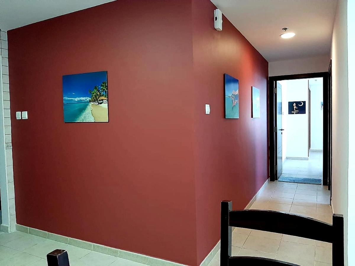 3 Bedroom Sea View Princess Marina ! Walk To Beach Apartment *