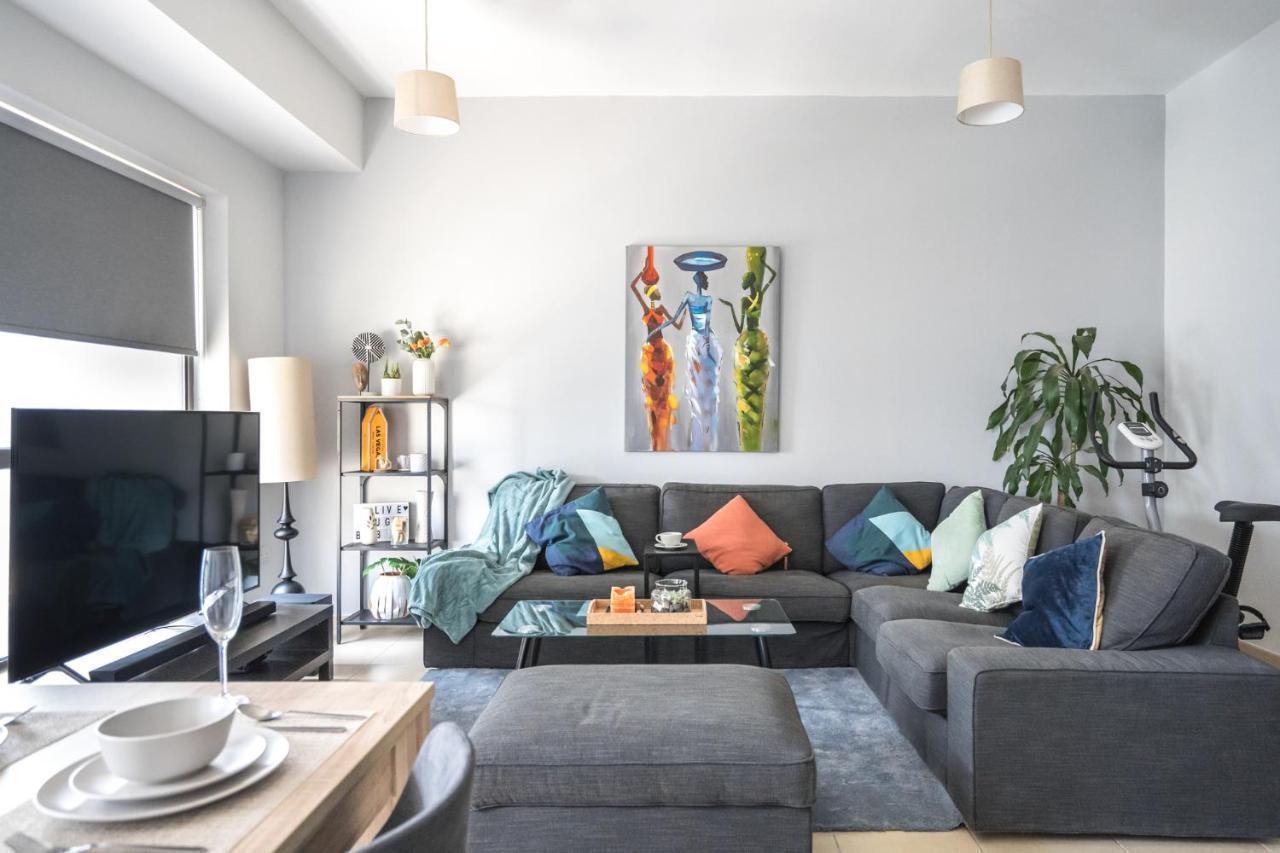 Daire Higuests - Artistic Waterfront Apt, Perfect For Lovers Dubai