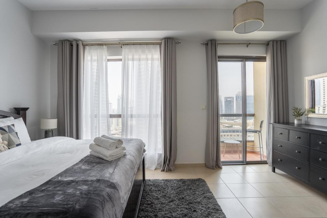 Daire Higuests - Artistic Waterfront Apt, Perfect For Lovers Dubai