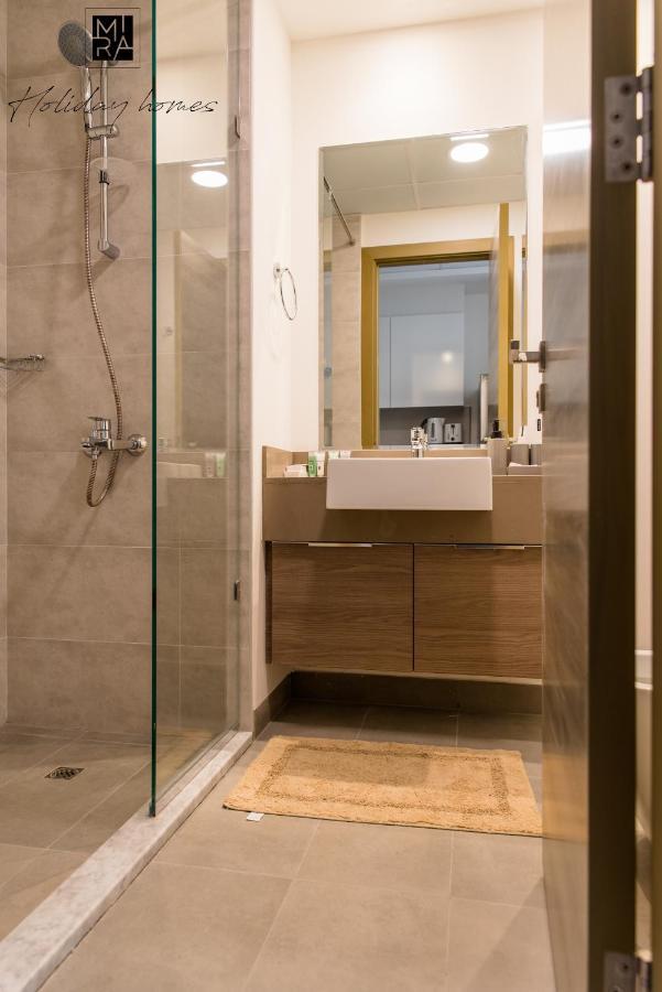 Apartment Mira Holiday Homes - Serviced In Jvc - Gym, Pool, Parking