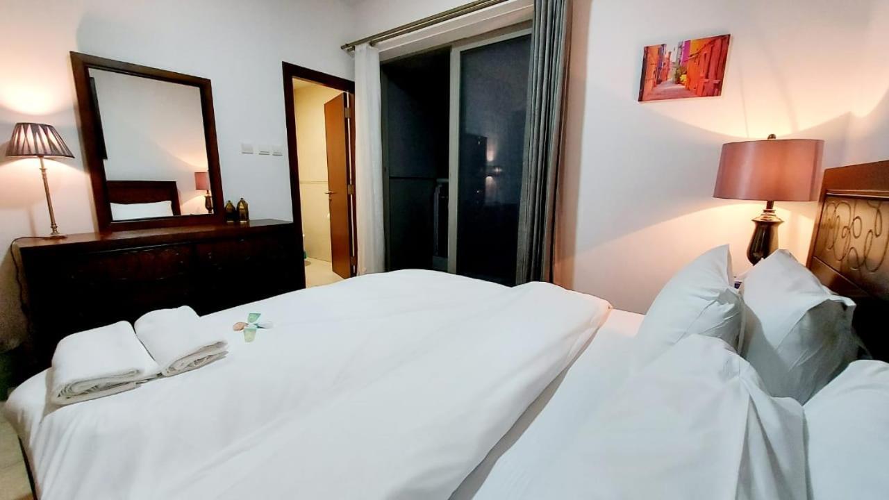 3 Bedroom Sea View Princess Marina ! Walk To Beach Dubai