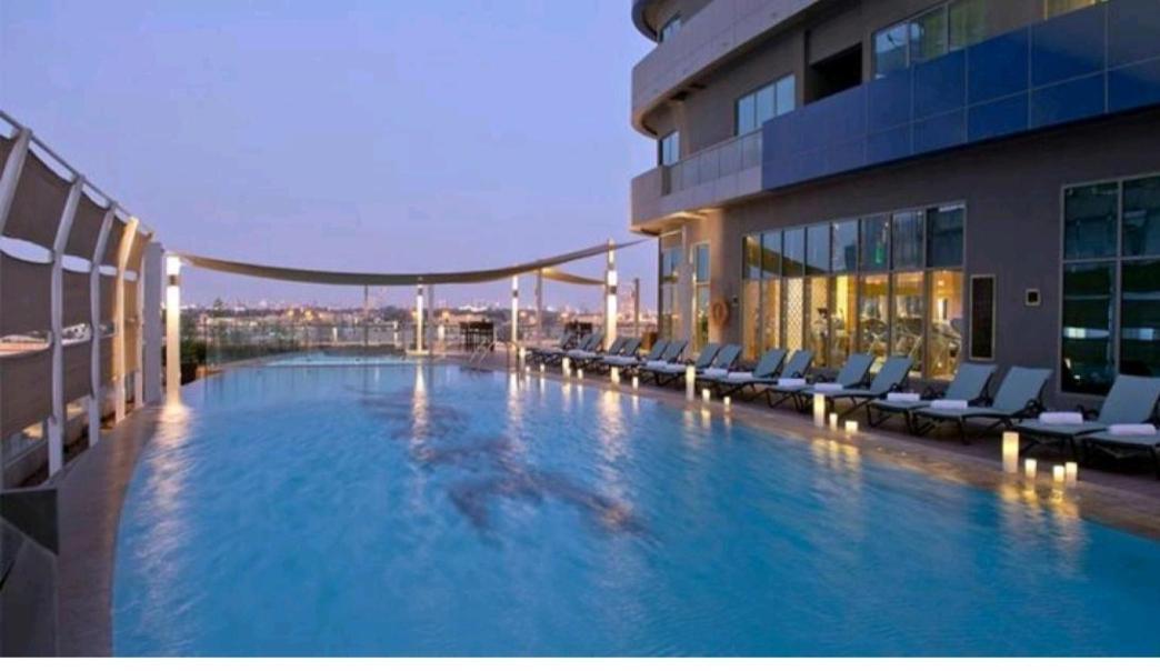 Apartment Luxurious - Damac Mall Street