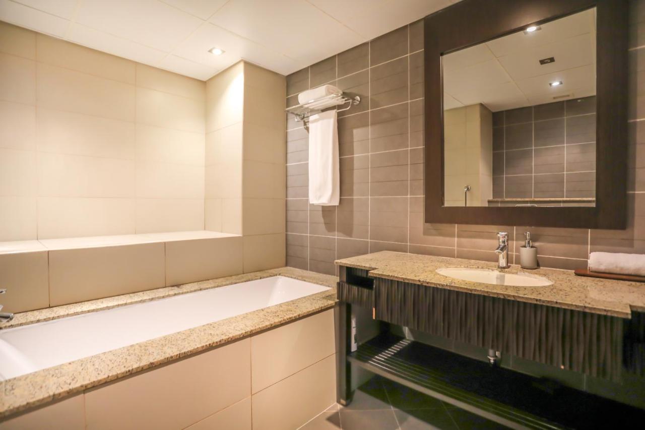 Signature Living Resort Apartments With Private Beach And Laguna Pool , Palm Jumeirah Apartment *
