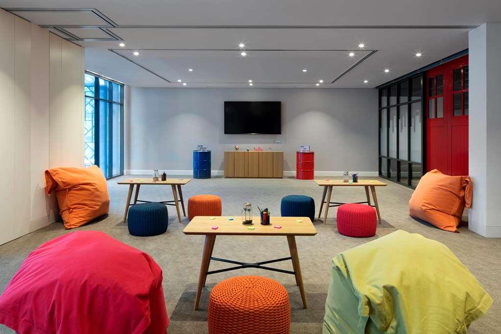 Rove Marina Otel