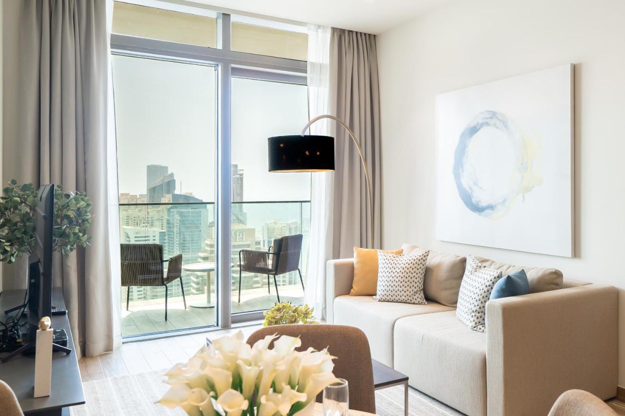Luton - Marina View At Jumeirah Living Dubai