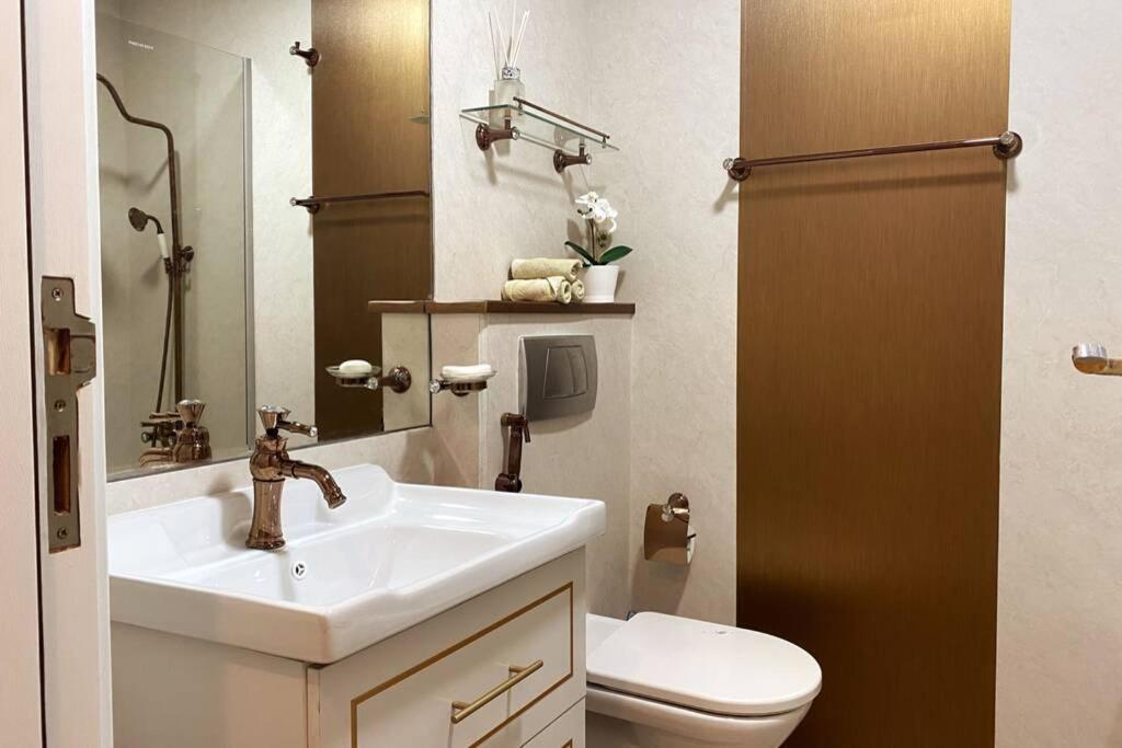 Luxury Studio In Marina -home Away From Home!