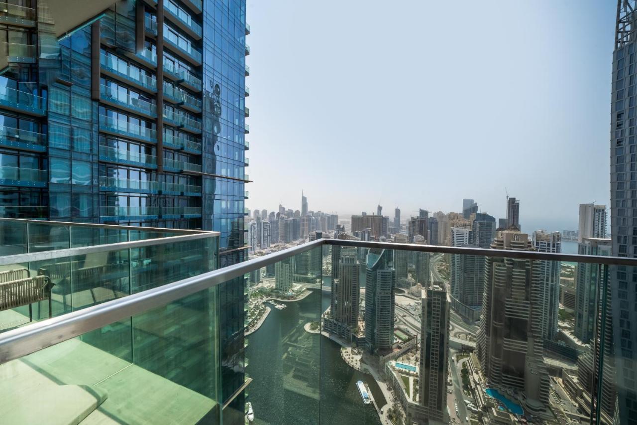 Luton - Marina View At Jumeirah Living Dubai