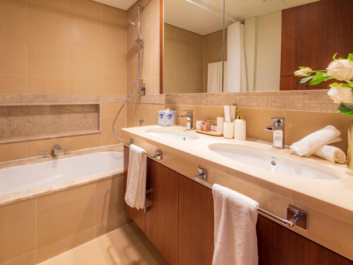 First Class 3br With Full Burj Khalifa And Fountain View Dubai
