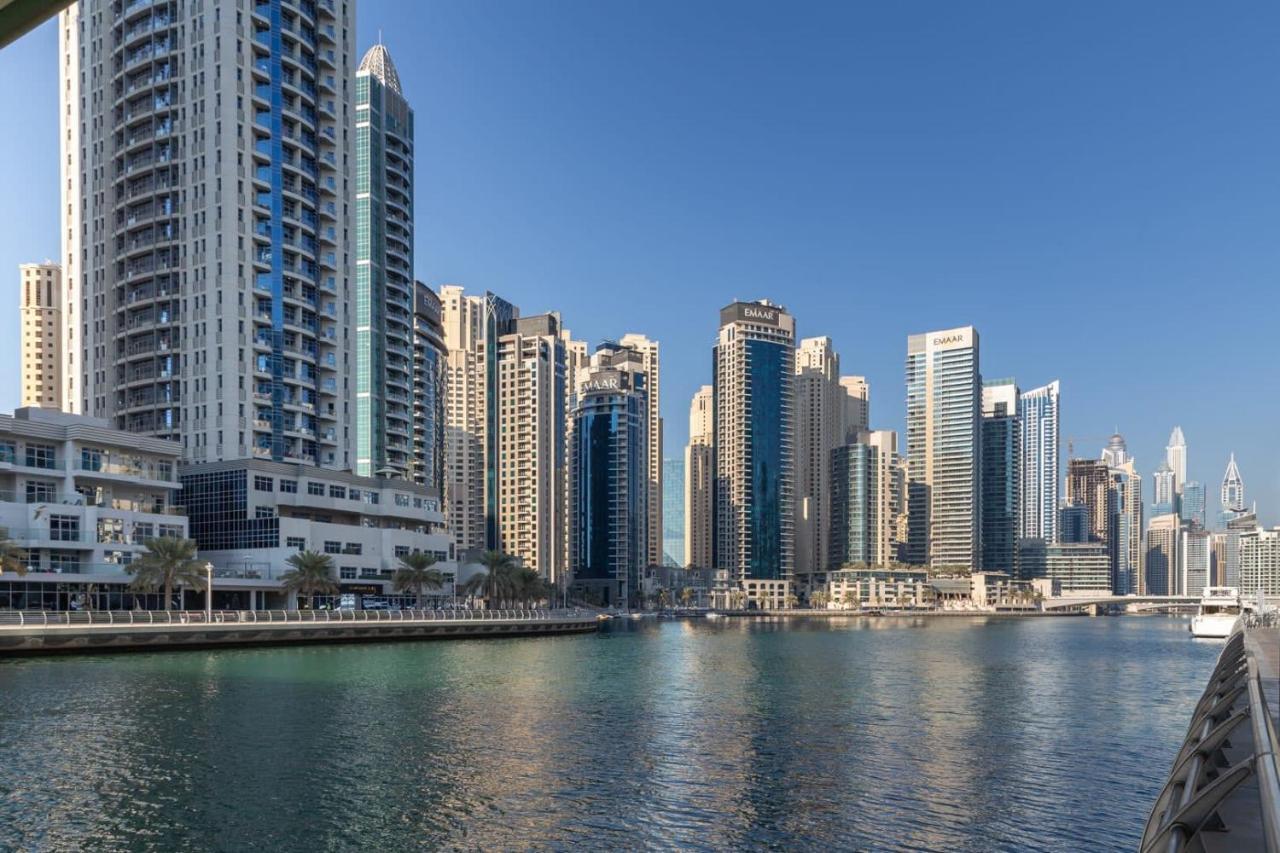 Frank Porter - Studio One Apartment Dubai