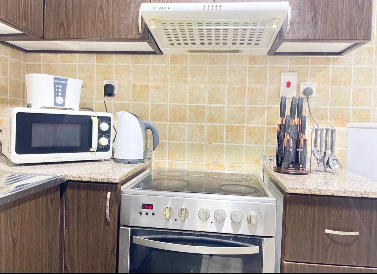 Private Gorgeous With Marina View With Shared Kitchen In Shared * Dubai