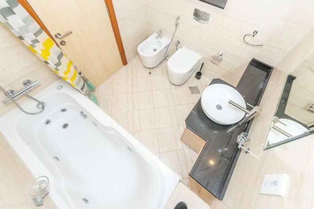 Sea View Apartment! Perfect For Family Vacation! * Dubai