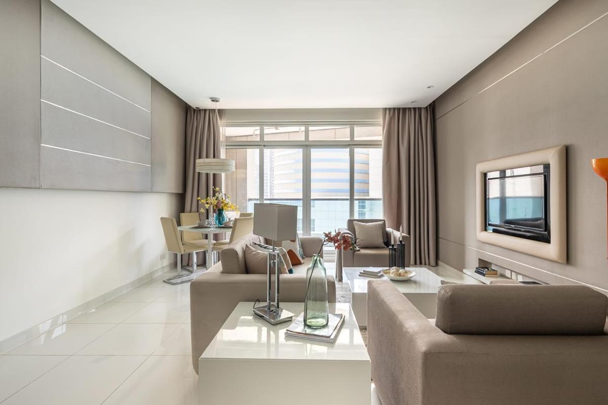 Apartment Frank Porter - Damac Voleo Dubai